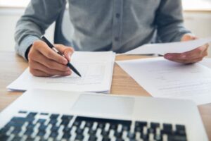 معیارهای انتخاب بهترین وکیل خرید خانه