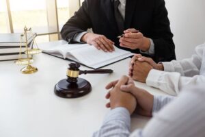 ویژگیهای بهترین وکیل ابدومینوپلاستی در تهران