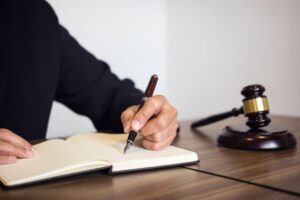 نقش وکیل بازیگران در رفع چالش های حقوقی