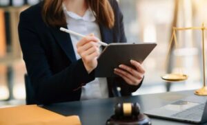 وظایف و خدمات بهترین وکیل حق امتیاز