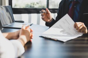 نحوه انتخاب بهترین وکیل انرژی