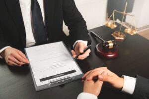 تخصص وکیل حقوق سخت افزار