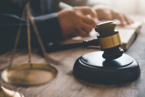 انتخاب بهترین وکیل حقوق سخت افزار