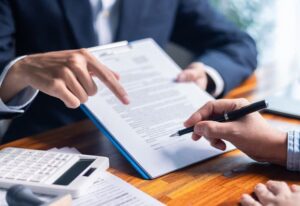 قراردادها و روابط حقوقی در داروخانه