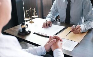 معیارهای انتخاب بهترین وکیل موسسه حقوقی