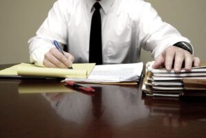 ویژگی های بهترین وکیل متخصص دسته چک