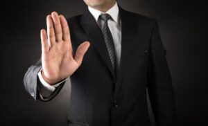 نقش وکیل در پیگیری دعاوی نقض مالکیت فکری