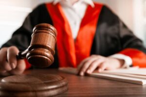 ضرورت مراجعه به وکیل پایه یک مالکیت فکری