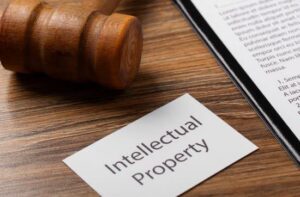 حقوق مالکیت فکری و حفاظت از داده‌ها در آزمایشگاه