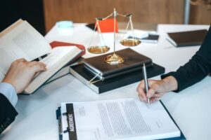 نقش وکیل متخصص املاک در ارتقاء سطح سلامت معاملات